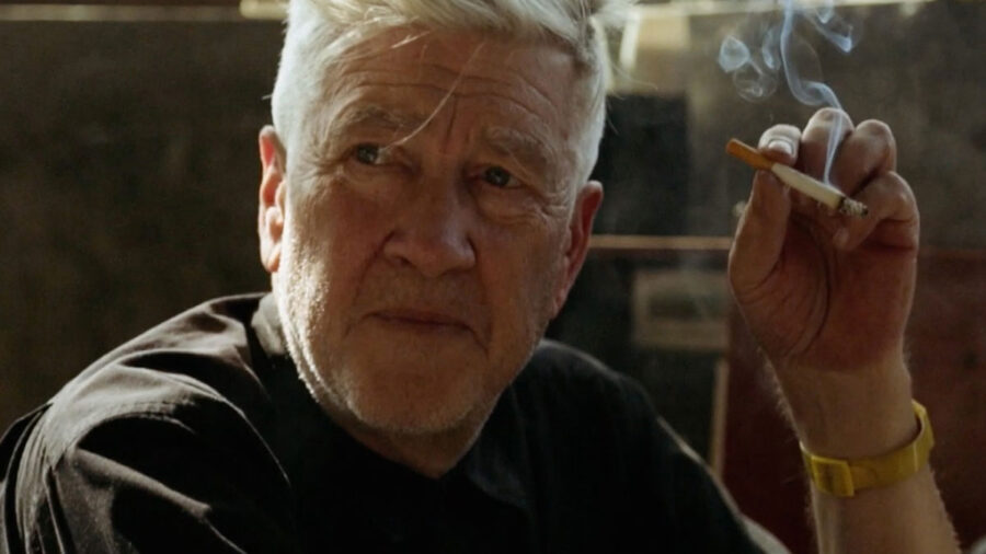 David Lynch anuncia su retiro por enfisema pulmonar.