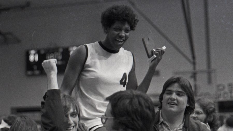 The Queen of Basketball – Trailer del documental